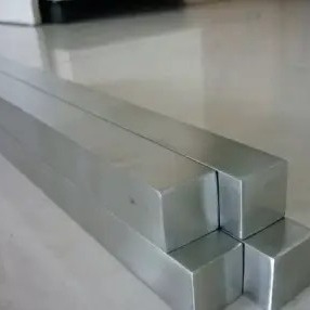 Barra in acciaio inossidabile austenitico 904L a bassissimo tenore di carbonio e alto contenuto di nichel